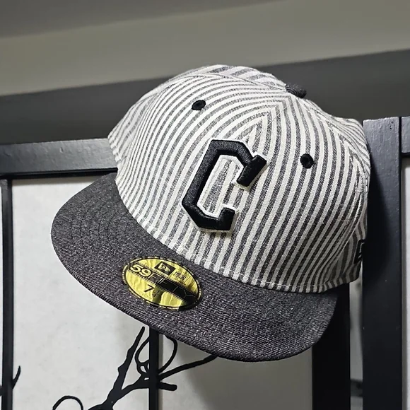 Cleveland Guardians Pinstriped Seersucker Promodel Hat Cap Size 7 1/4 New - Picture 2 of 8